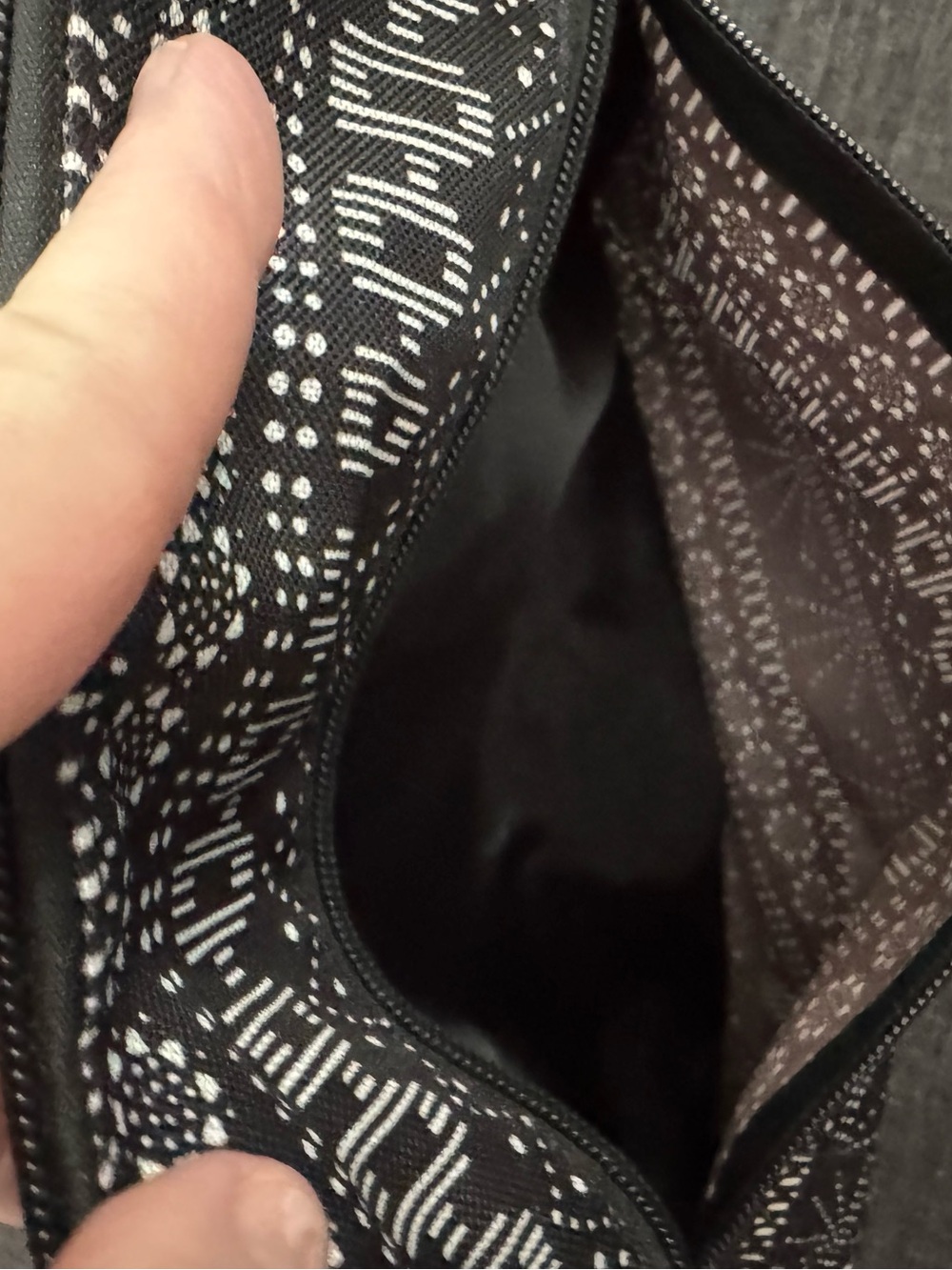 Sanuk x DSW Black and White Tribal Print YogaTote Bag - Picture 8 of 12